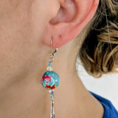 Boucles d'oreilles Ballet Aigue-Marine vue portée - Collection Danse de Kingyo - Par Sakura Créations