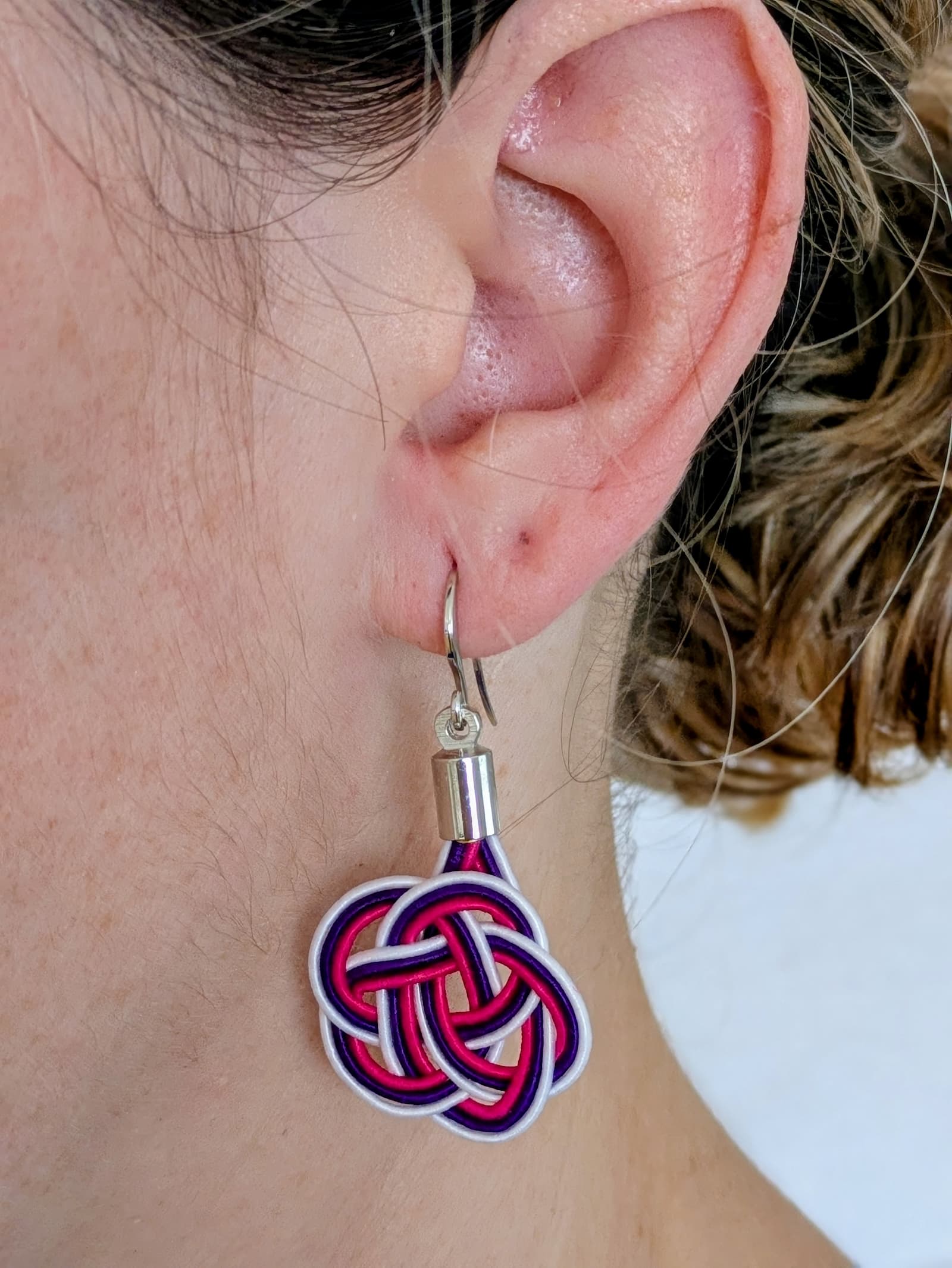 Boucles d'oreilles Umemusubi - Violet & Rose Fuchsia - Collection Mizuhiki - Par Sakura Créations