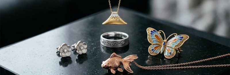 Les symboles japonais dans l’art du bijou : grue, fleur de cerisier, carpe koi…