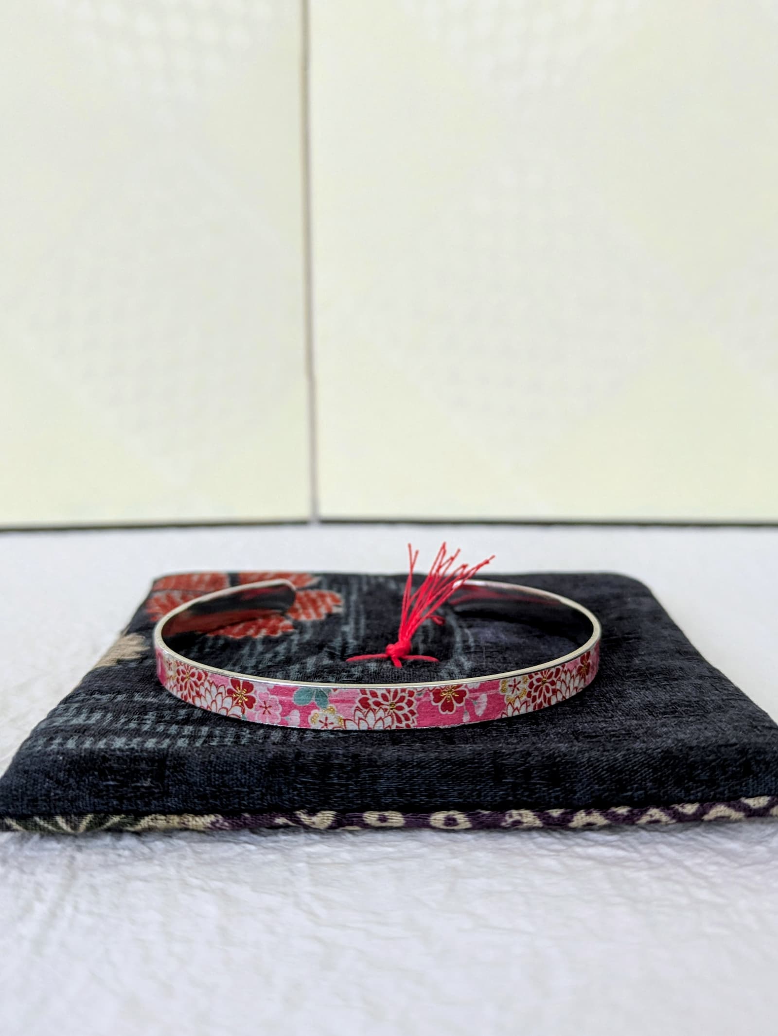 Bracelet Jonc Éclosion de Sakura issu de la Collection Plumes de Papier Washi